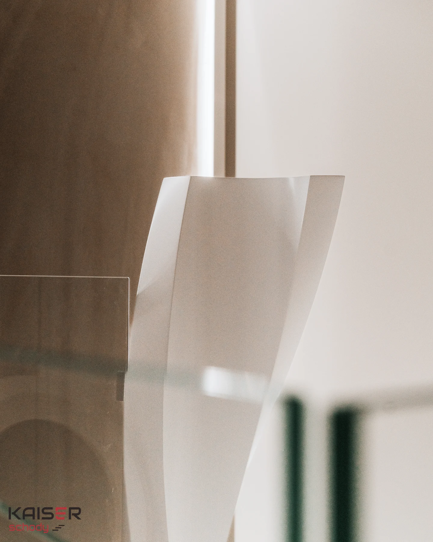 Light-coloured spiral staircase with a glass balustrade — view 08