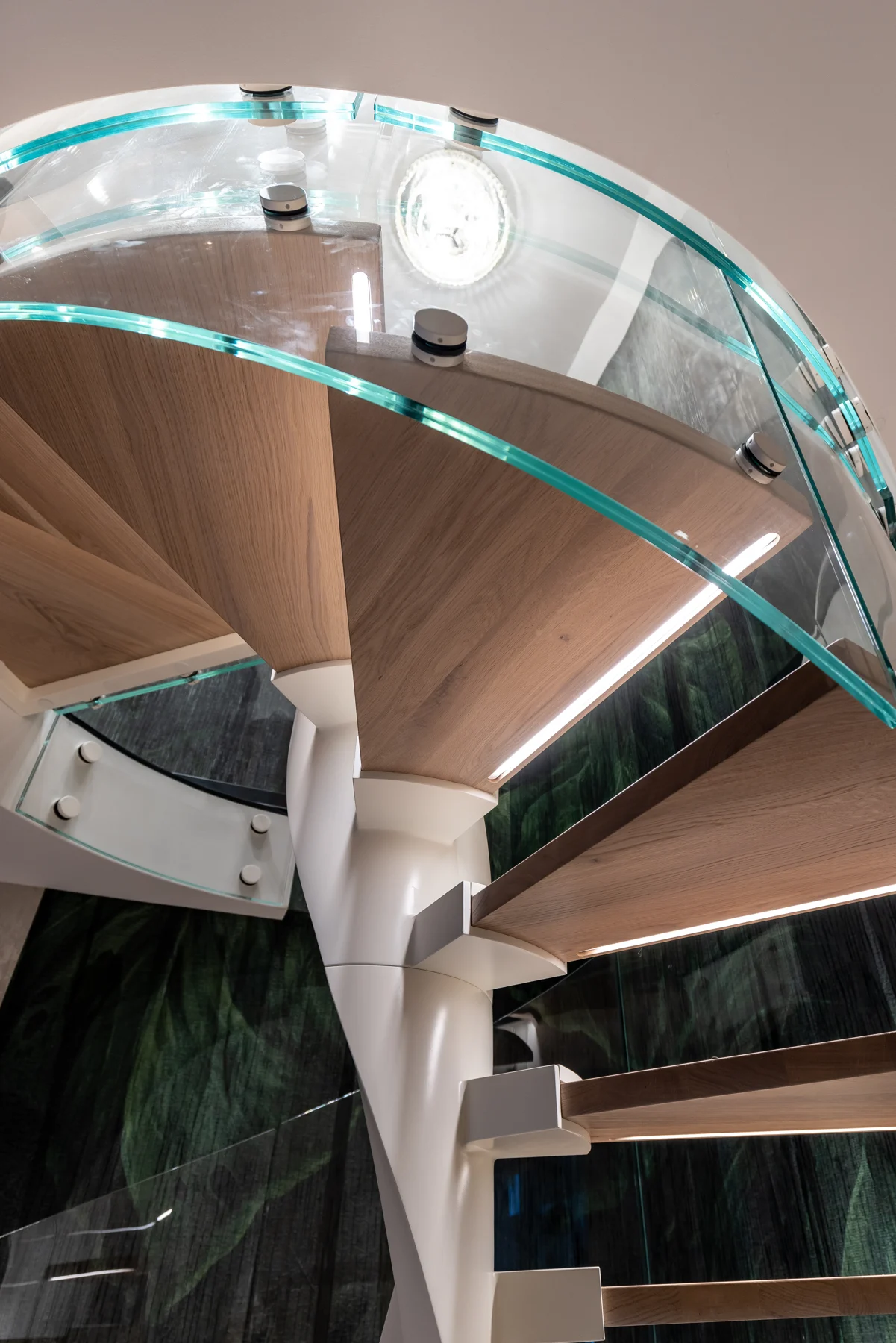 Spiral staircase with timber and curved glass — view 10