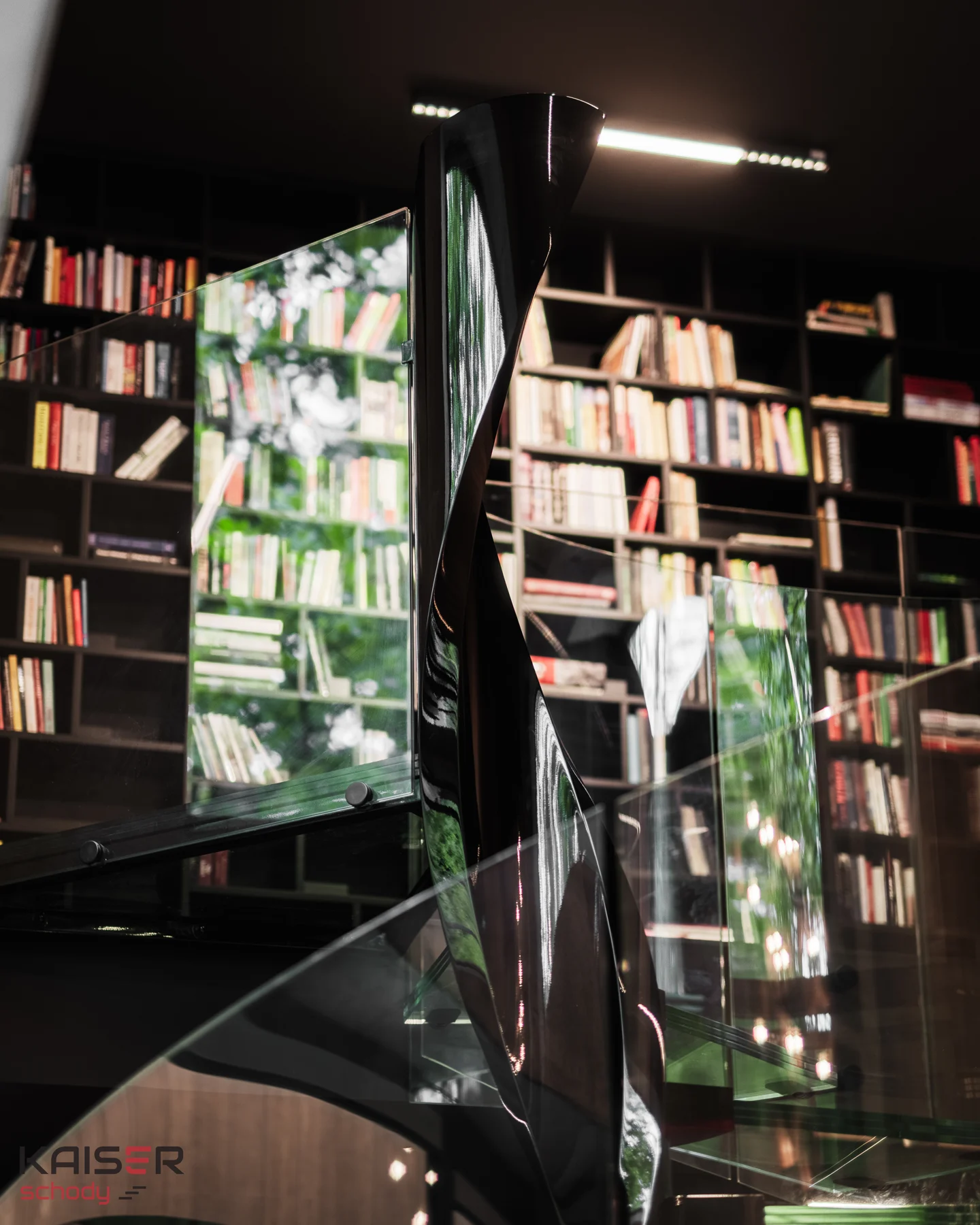 Spiral staircase with glass treads — view 07