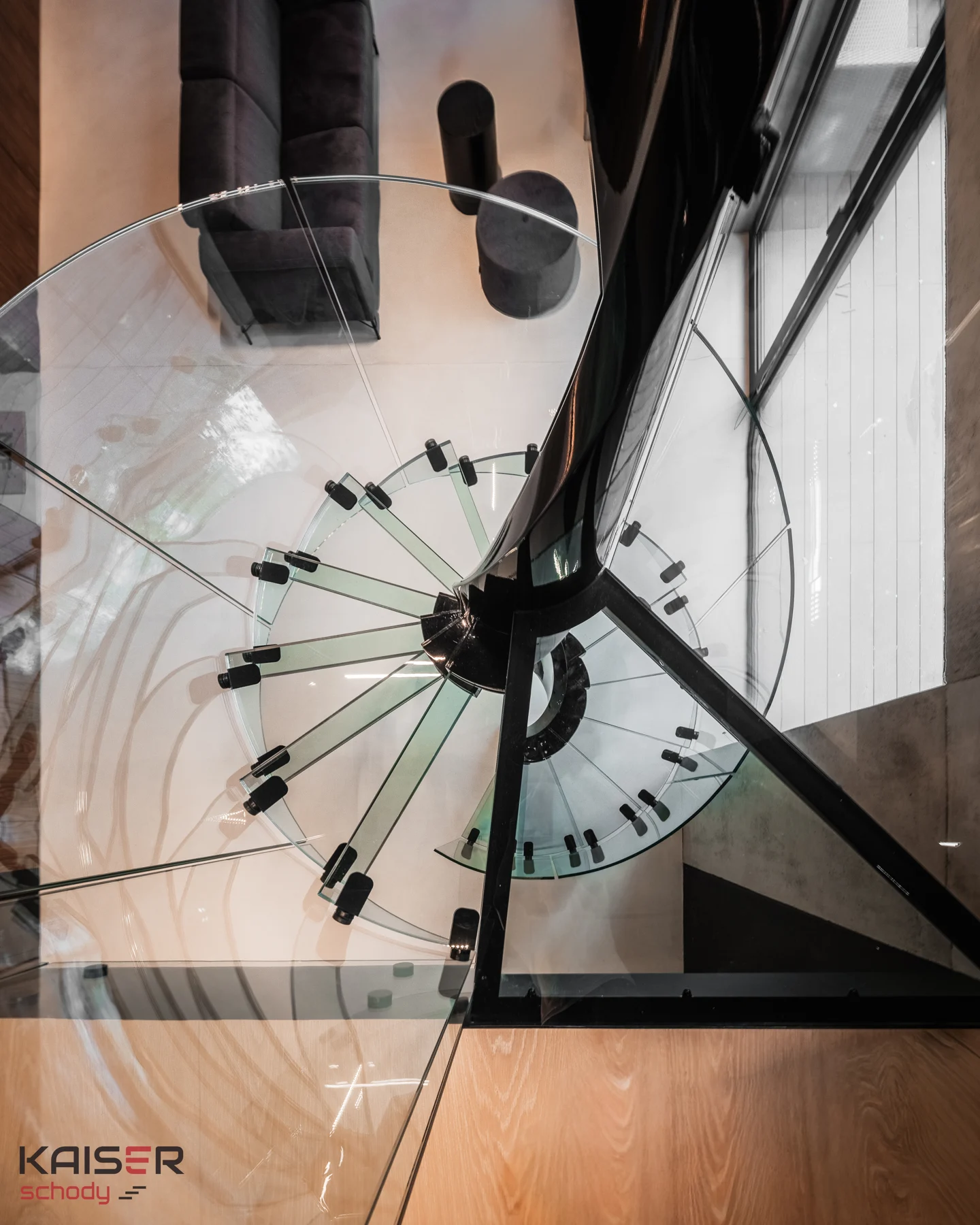 Spiral staircase with glass treads — view 09